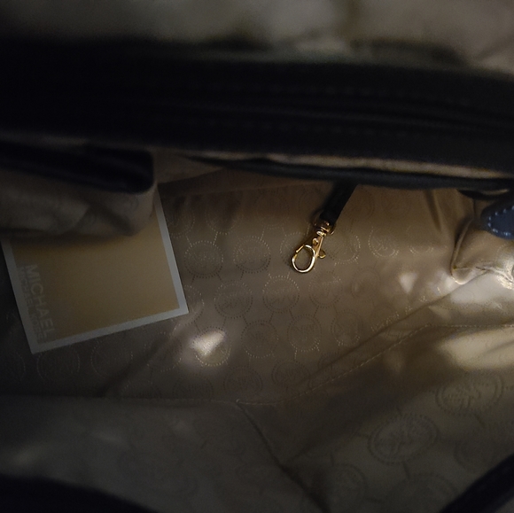 Micheal Kors Hamilton Large Tote - Picture 7 of 8